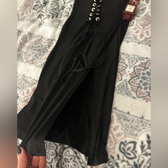 MIDI dress with slit. - Picture 3 of 5